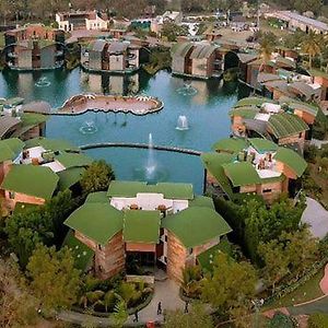 Neonz Resort & Club